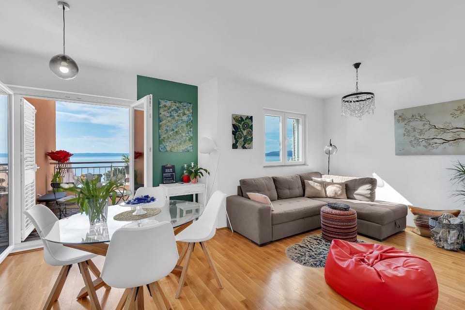 Living room, Sea view