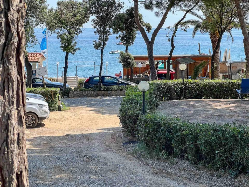 Sea view, Location, Parking