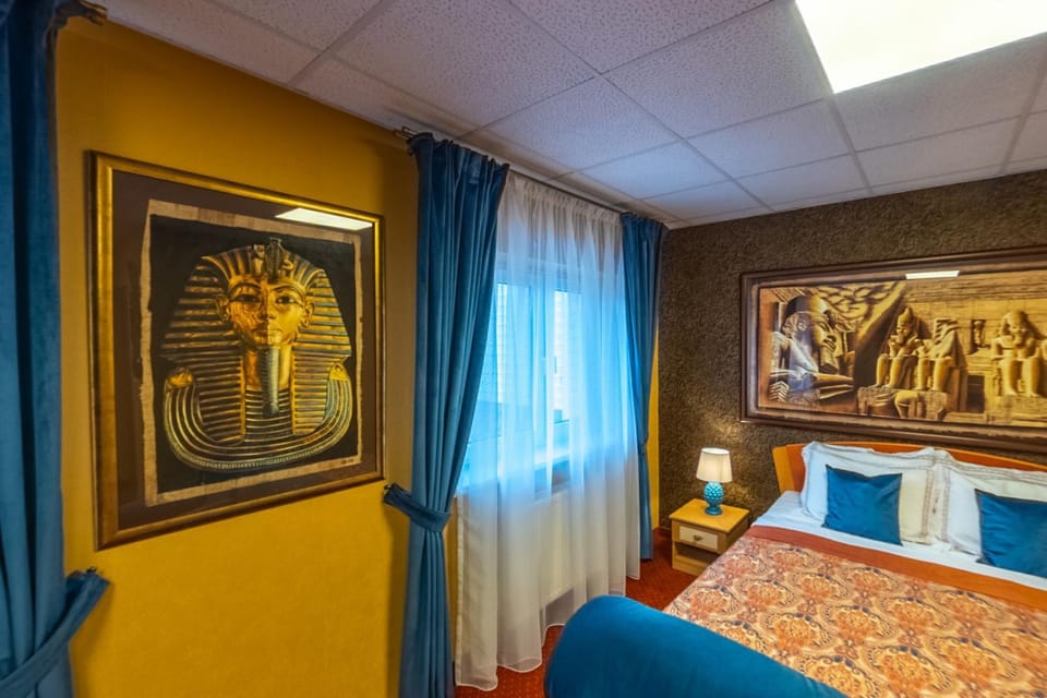Bed, TV and multimedia, Photo of the whole room, heating, safe
