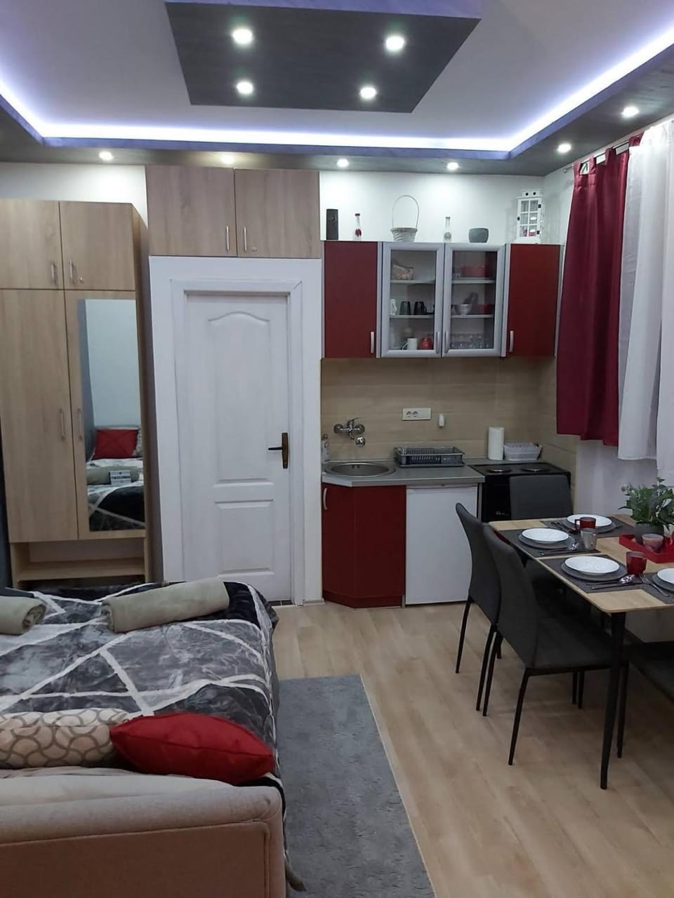 Kitchen or kitchenette, Living room, Photo of the whole room, Dining area, Bedroom