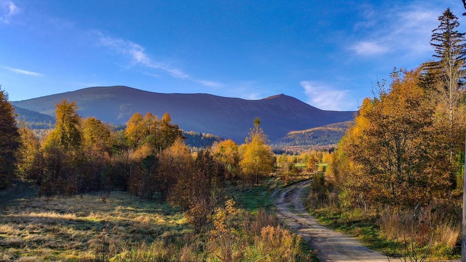 Nearby landmark, Natural landscape, Mountain view