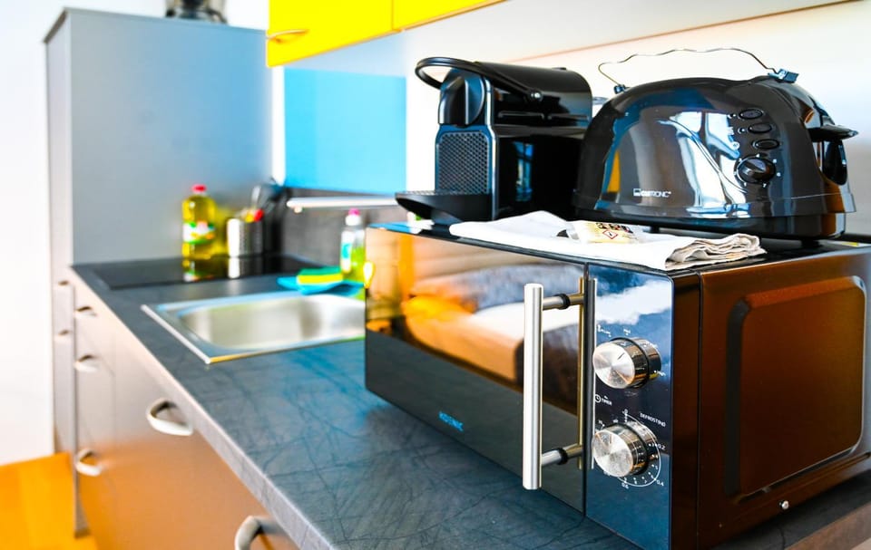 Coffee/tea facilities, Kitchen or kitchenette, dishwasher, microwave, toaster