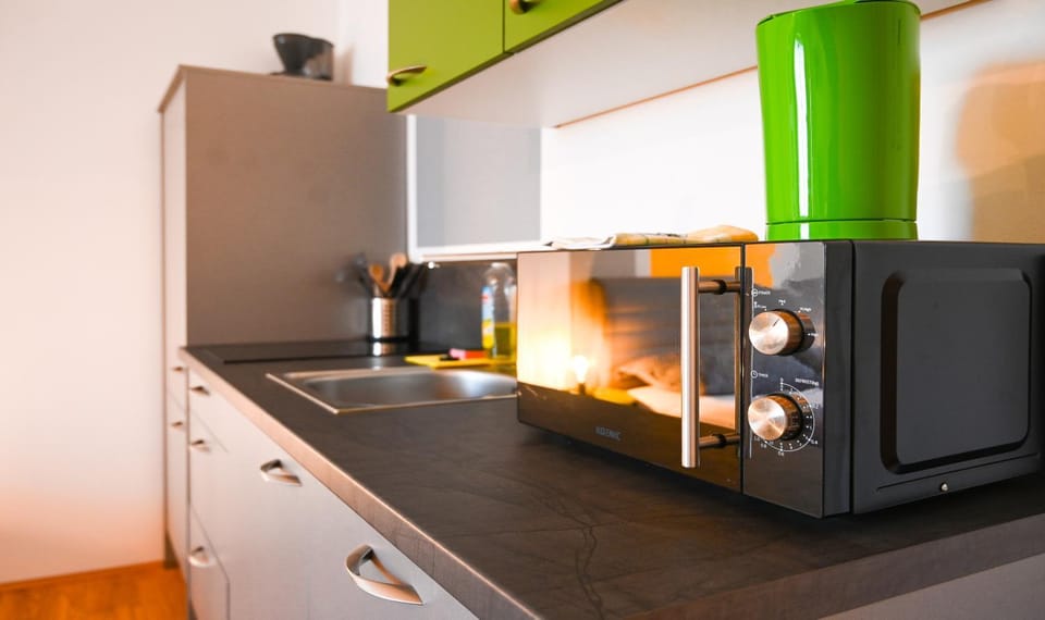Coffee/tea facilities, Kitchen or kitchenette, dishwasher, microwave, toaster