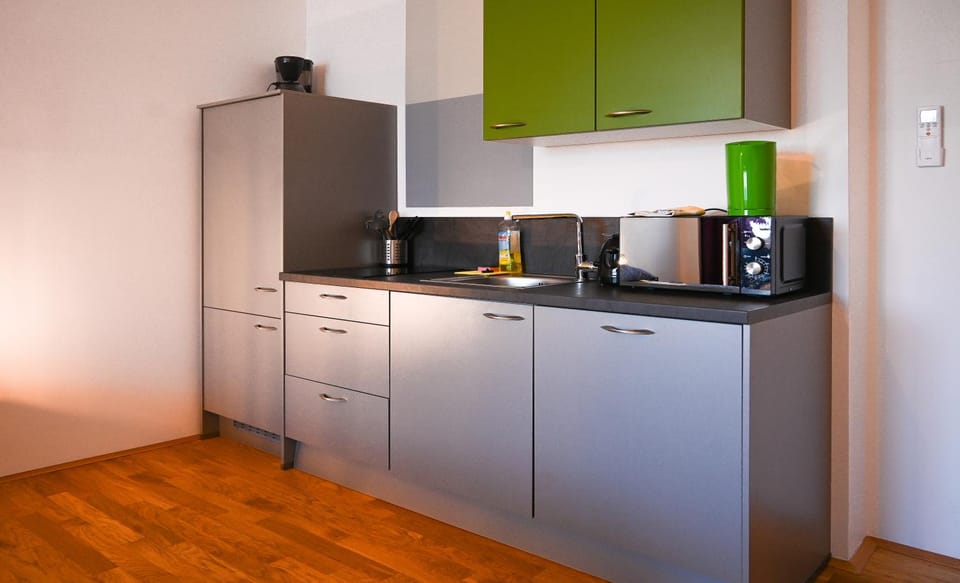 Coffee/tea facilities, Kitchen or kitchenette, dishwasher, microwave, toaster
