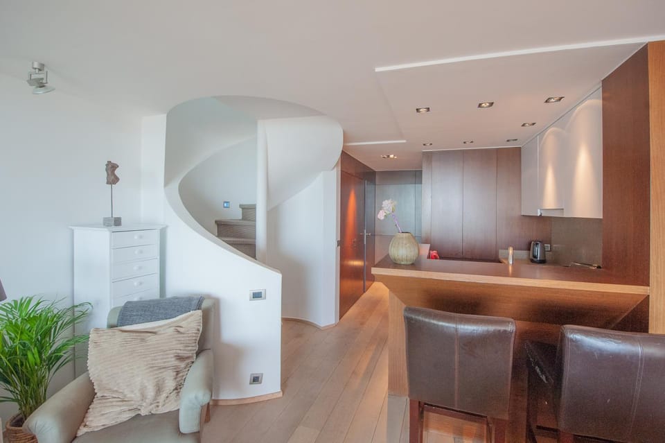 Kitchen or kitchenette, Lounge or bar, Seating area
