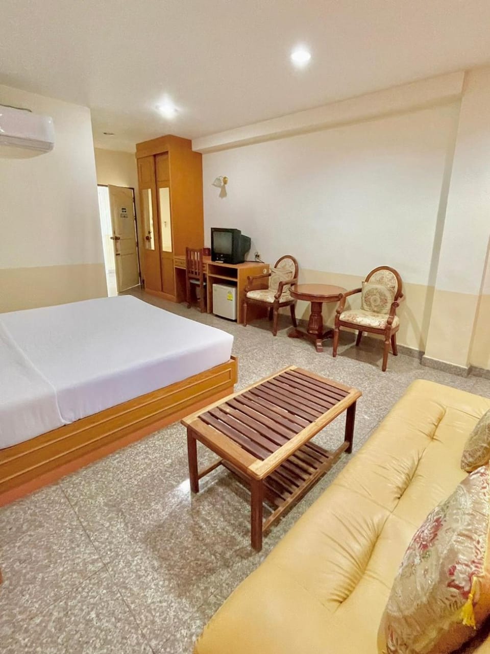 โรงแรมเอสซีเรสซิเดนซ์ มุกดาหาร Hotel in Laos