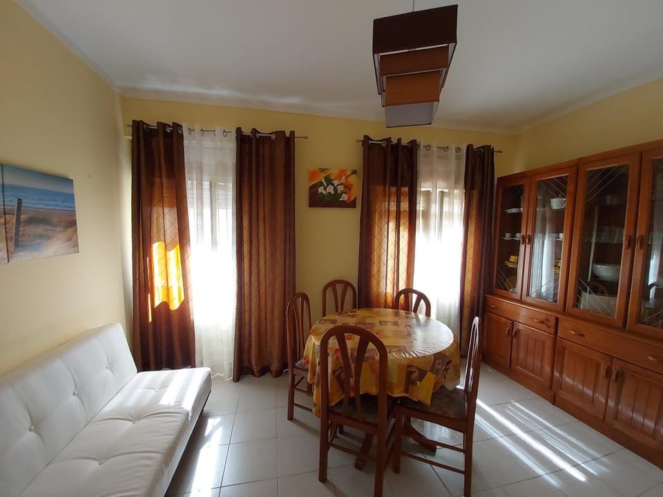 Rainha Santa Apartment in Praia de Armação de Pêra