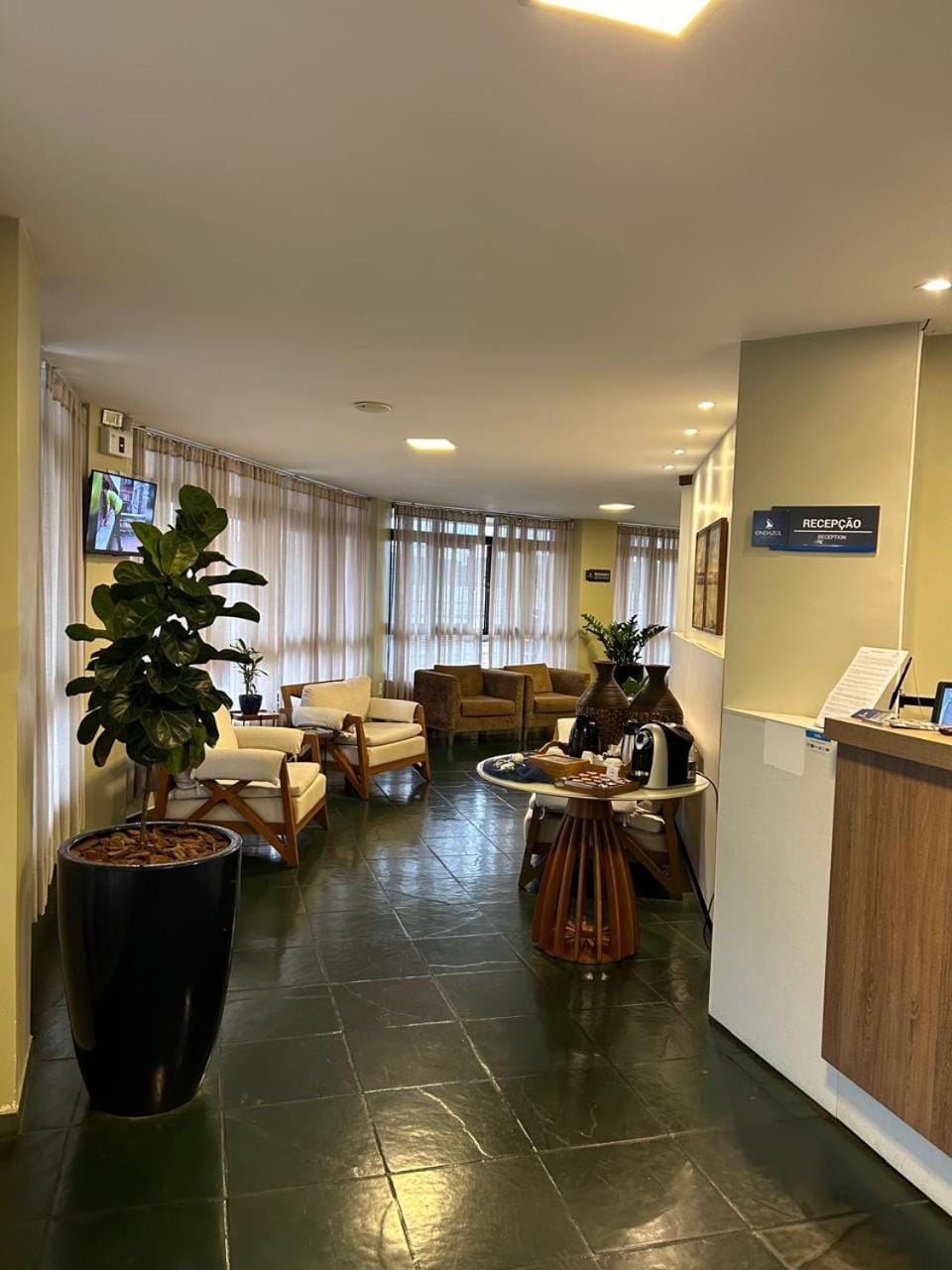TV and multimedia, Living room, Lobby or reception, Seating area
