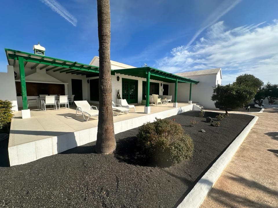 Luxury Villa Sea Front -La Orilla Villa in Isla de Lanzarote