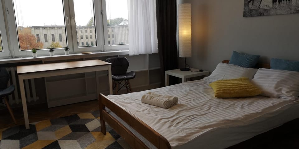 Bed, Photo of the whole room, towels