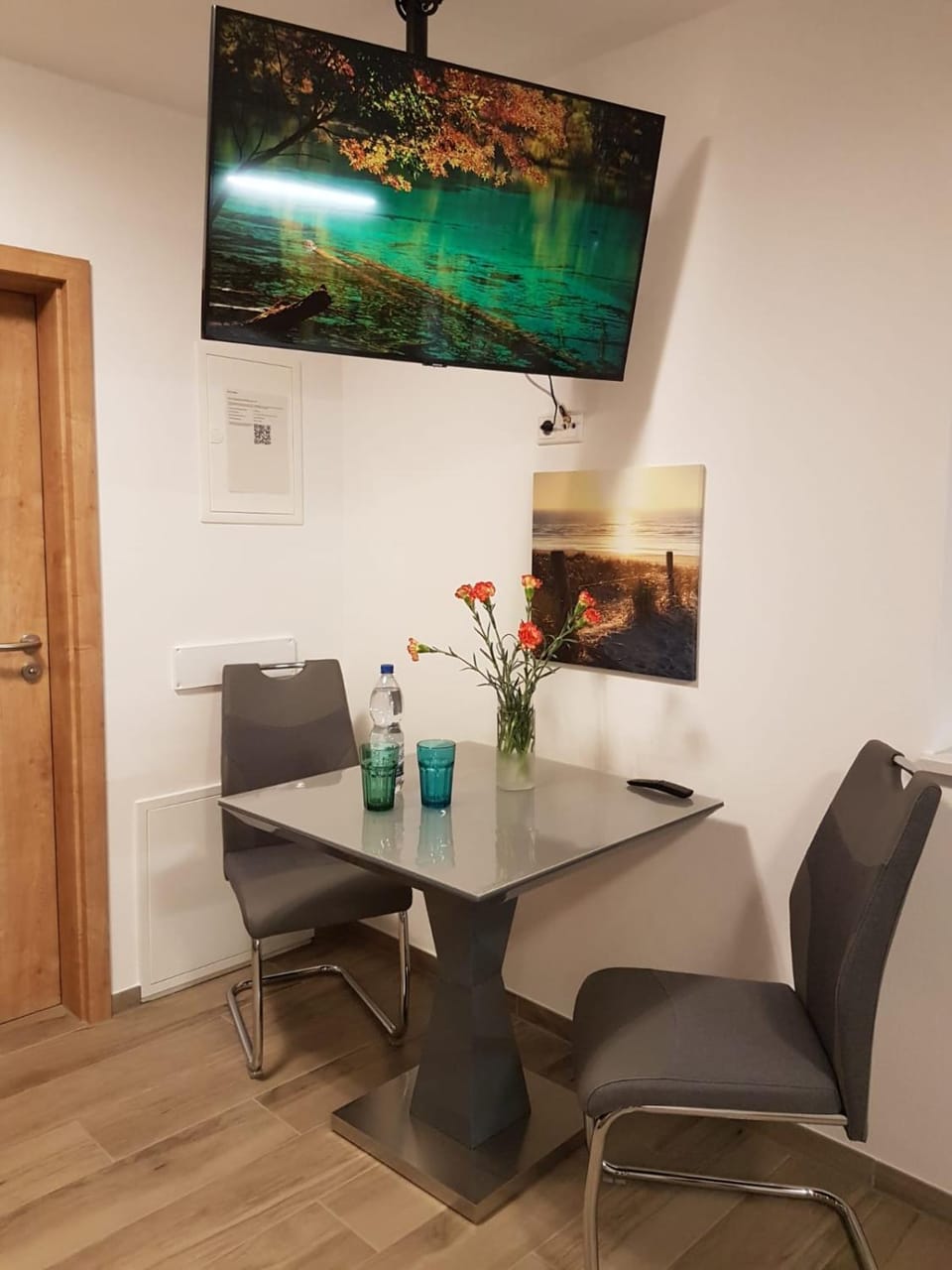 TV and multimedia, Dining area