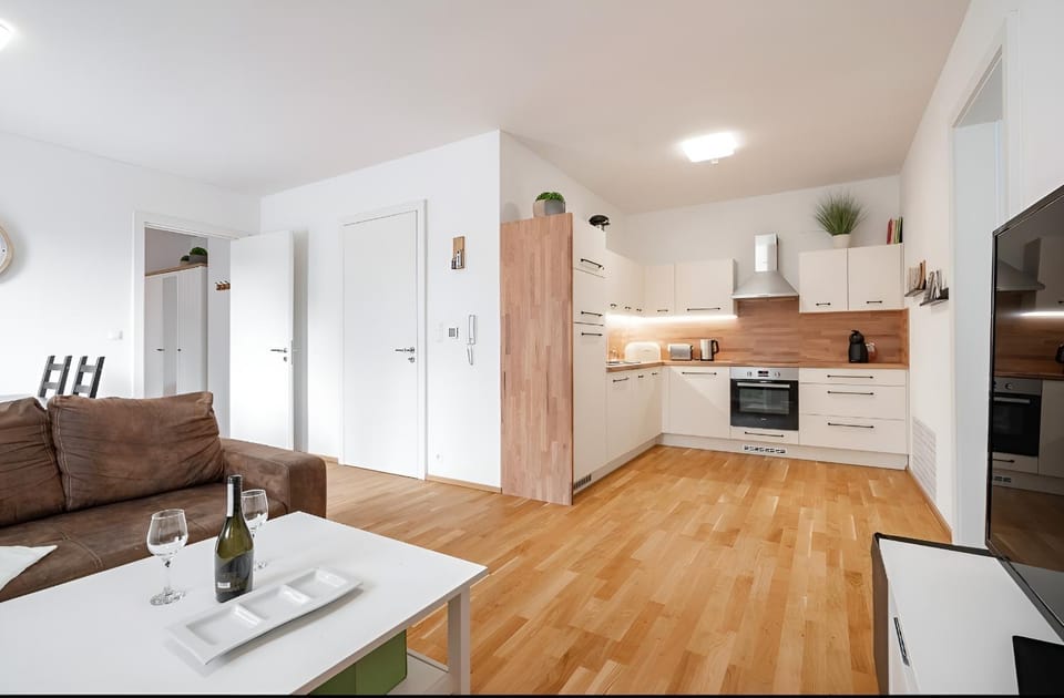 TV and multimedia, Kitchen or kitchenette, Living room, Seating area, Dining area, oven, pet friendly, stove