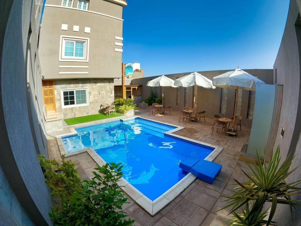 Swimming pool