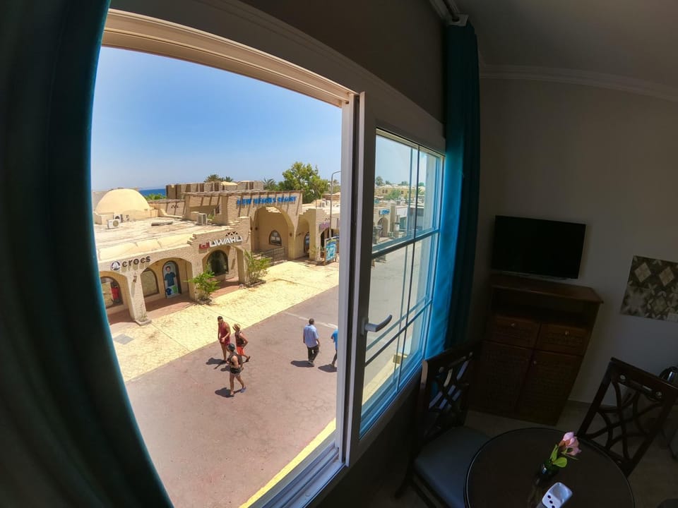 Day, TV and multimedia, View (from property/room), Evening entertainment