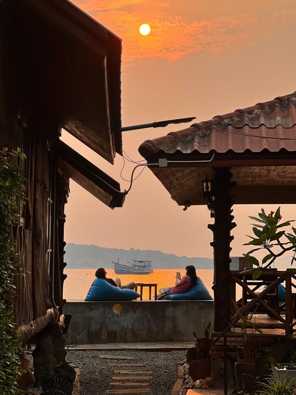 Day, People, Natural landscape, View (from property/room), Sea view, Sunrise, Sunset