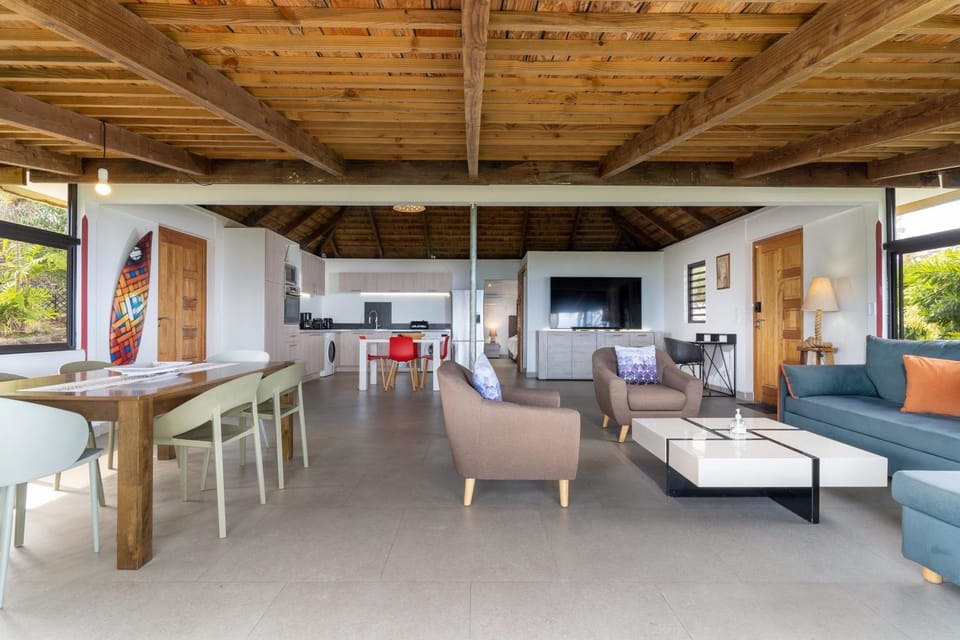 TV and multimedia, Living room, Dining area