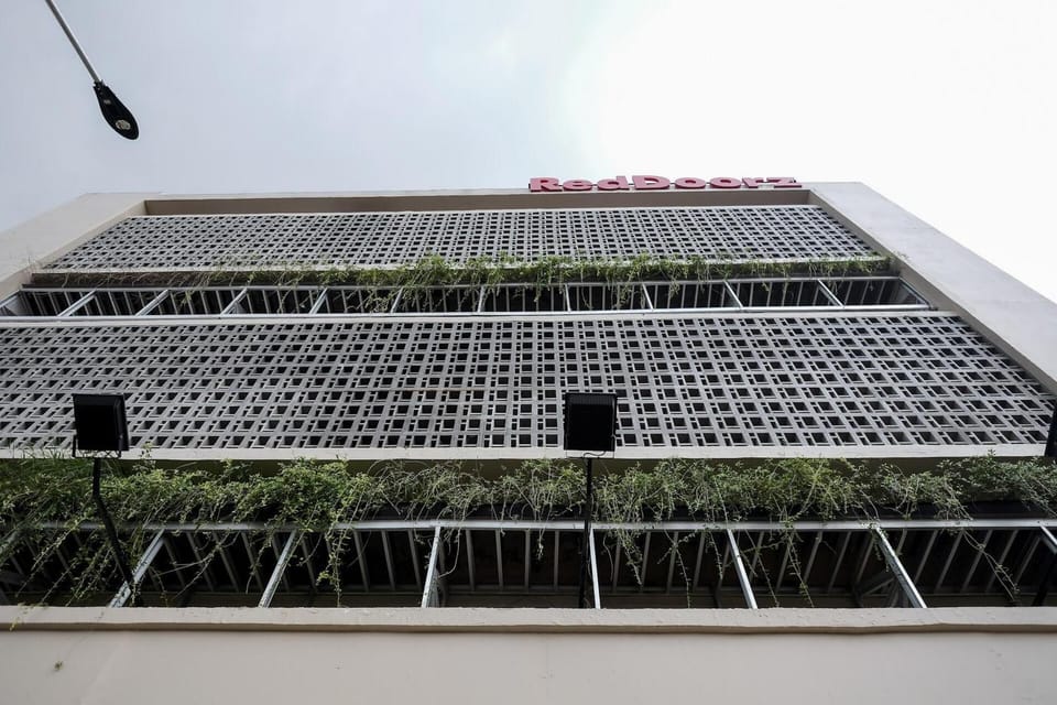 Facade/entrance
