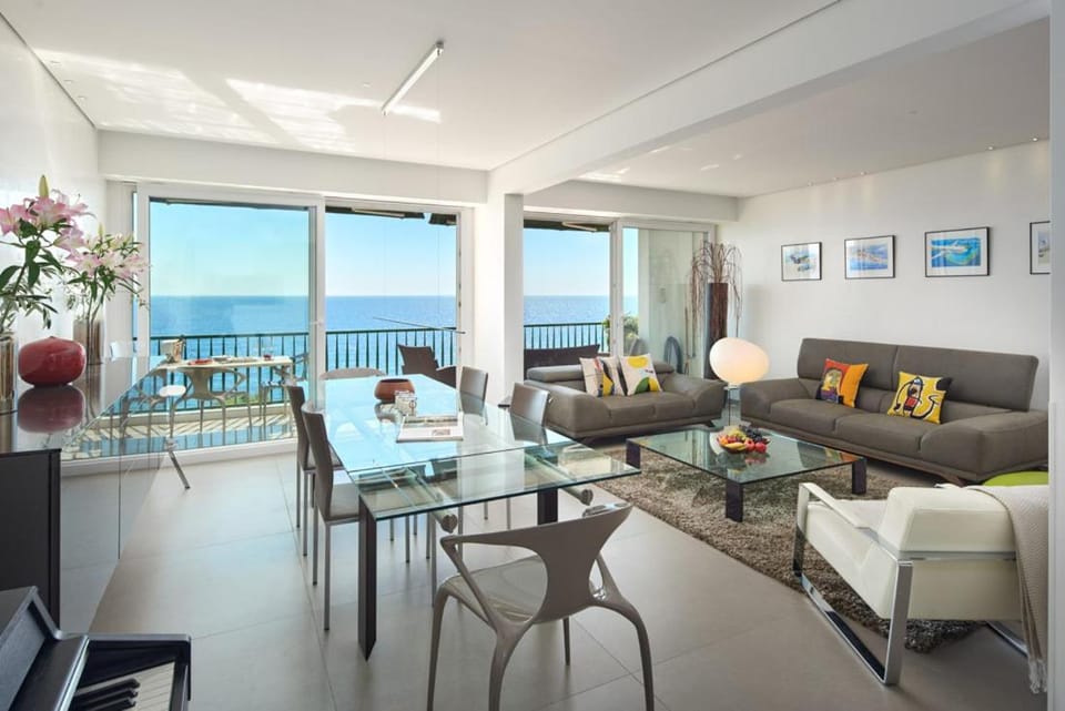 Living room, Sea view