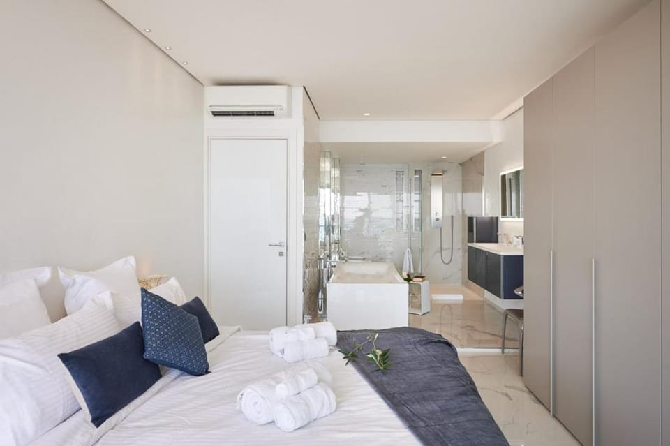 Bathroom, Bedroom