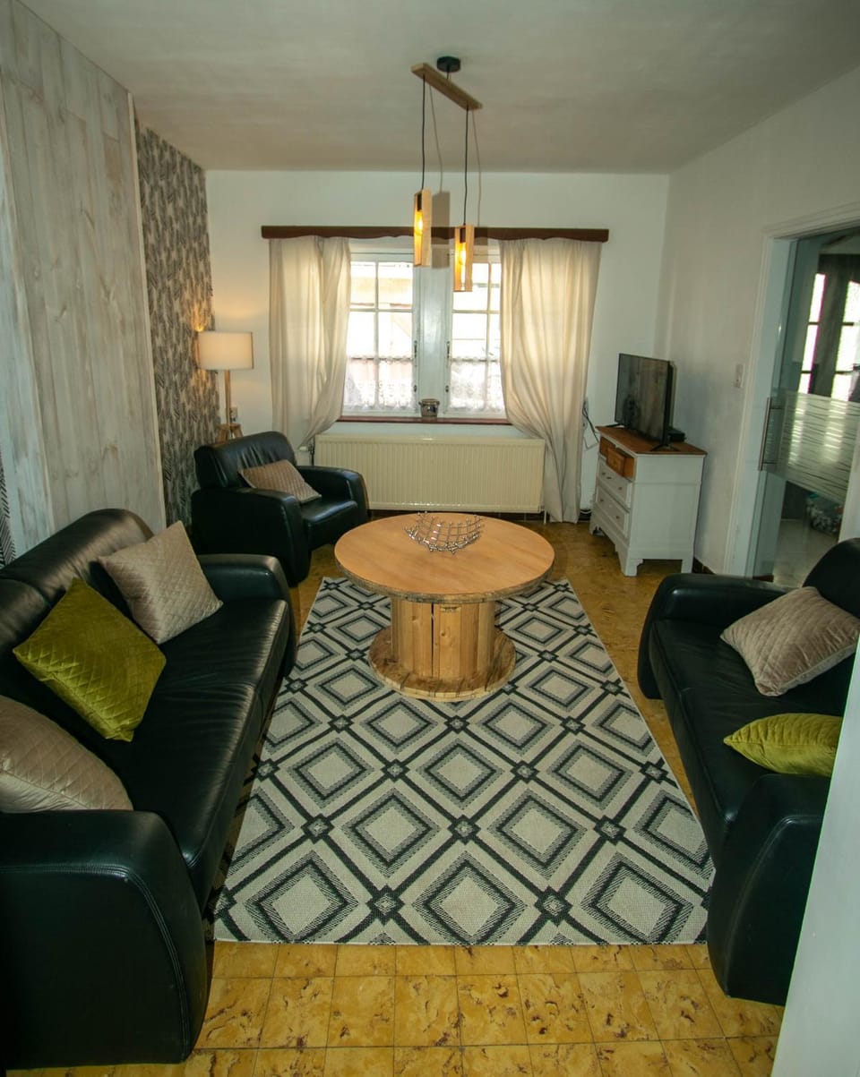 Living room, Decorative detail