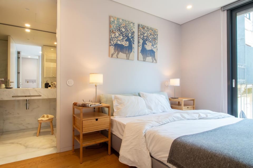 LovelyStay - Primrose 2BR Flat with Free Parking, AC and Balcony Apartment in Porto