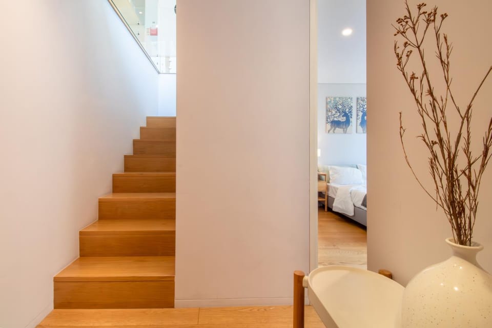 LovelyStay - Primrose 2BR Flat with Free Parking, AC and Balcony Apartment in Porto