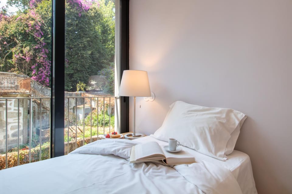 LovelyStay - Primrose 2BR Flat with Free Parking, AC and Balcony Apartment in Porto