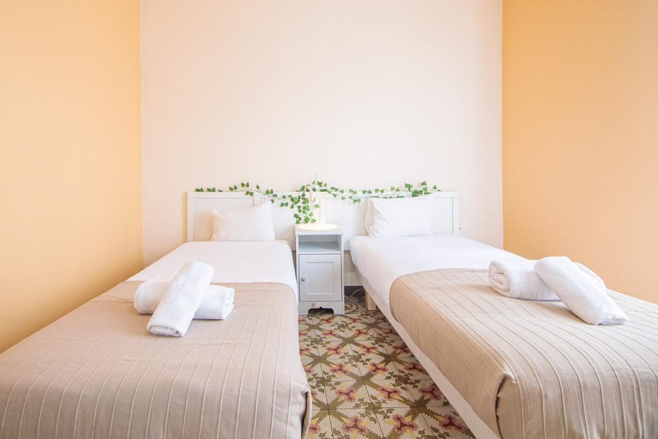 Be barcelona arco del triunfo sunny colors 2 Apartment in Barcelona