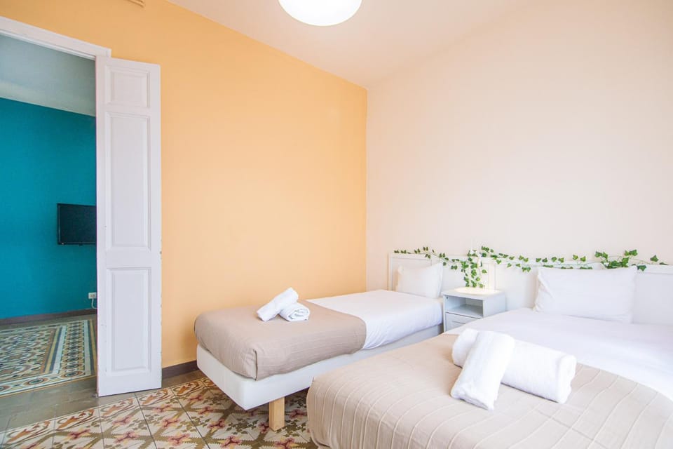 Be barcelona arco del triunfo sunny colors 2 Apartment in Barcelona