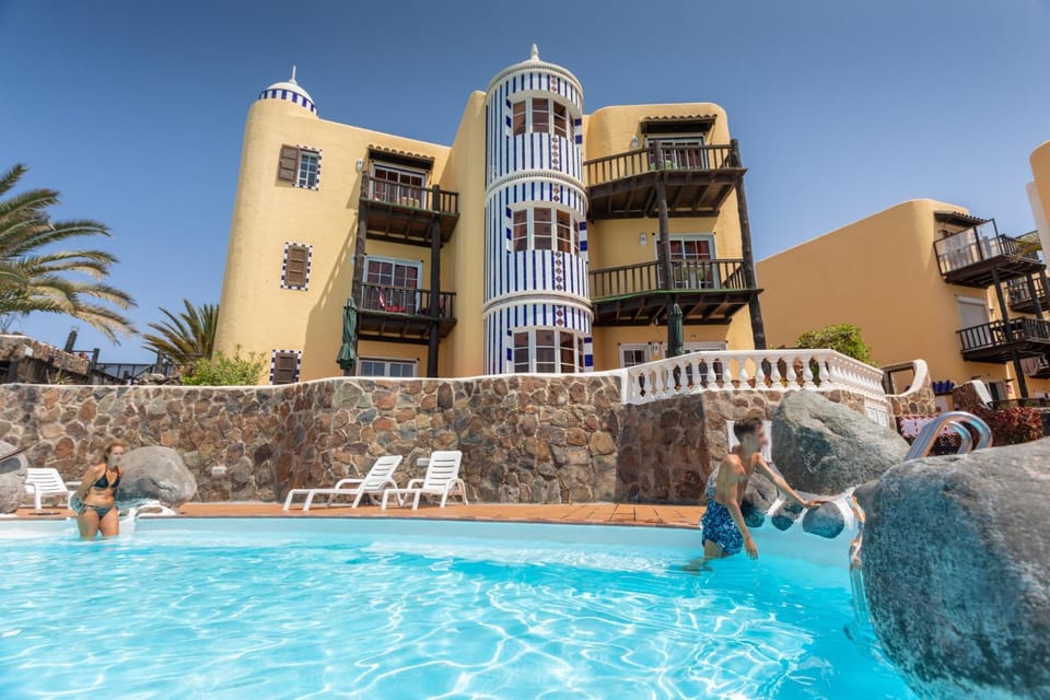 Swimming pool, Swimming pool