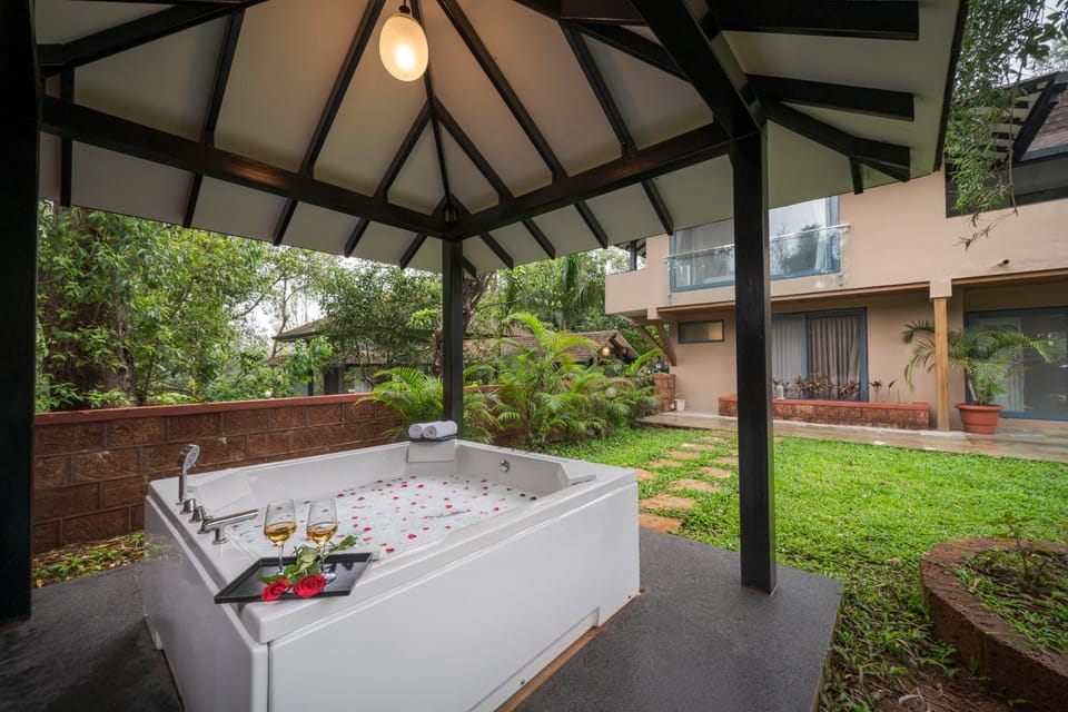 Property building, Hot Tub, Garden view