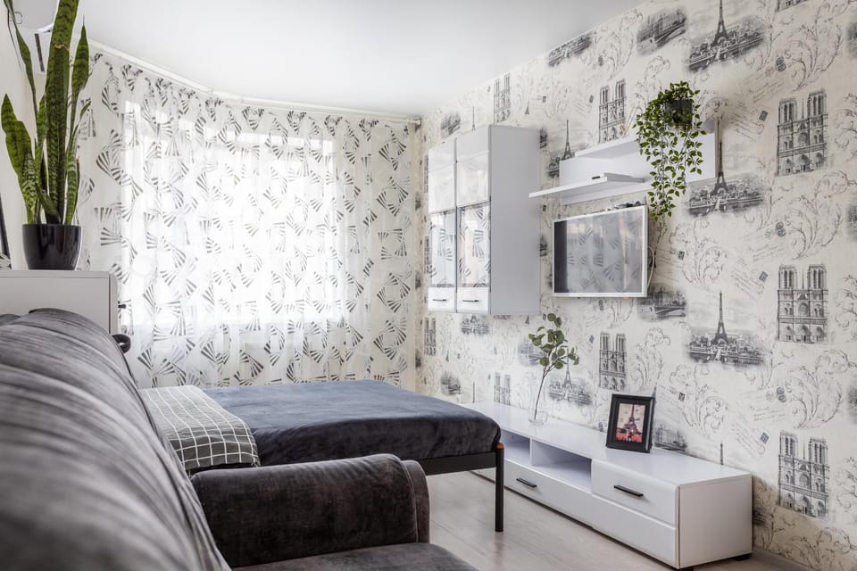 Bed, TV and multimedia, Photo of the whole room, Bedroom