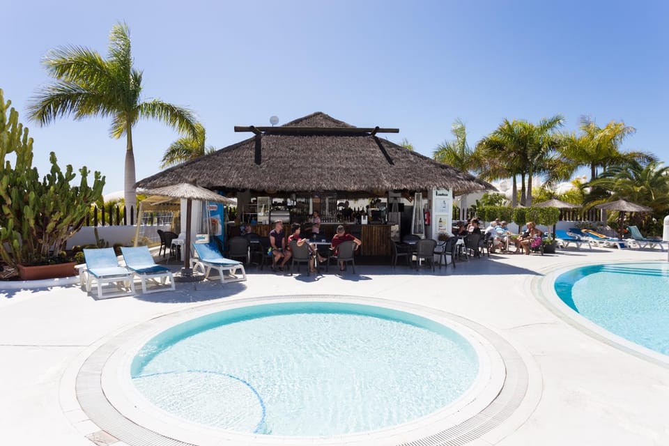 Restaurant/places to eat, Swimming pool