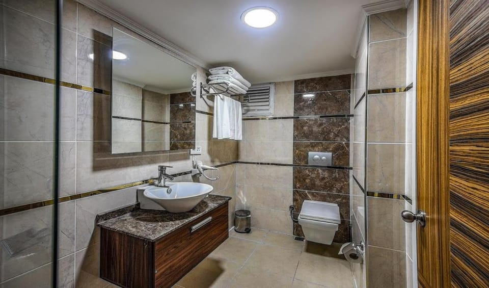 Madi otel Hotel in Izmir