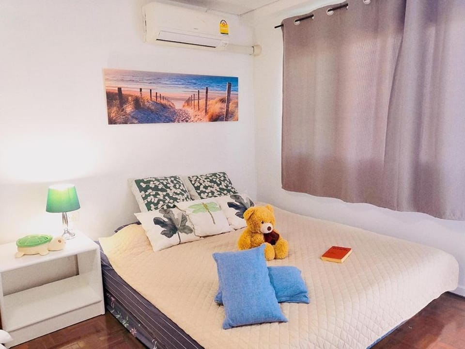 Near old city,Nimman,night Bazaar swimming pool apartment Apartment in Chiang Mai