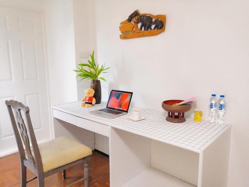 Near old city,Nimman,night Bazaar swimming pool apartment Apartment in Chiang Mai