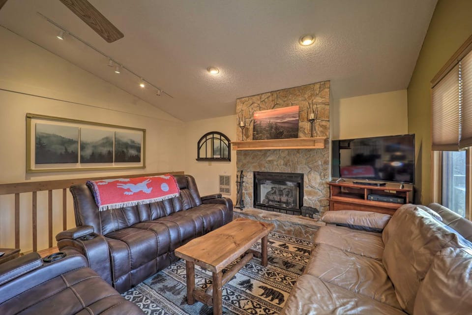 Hike, Bike, Unwind! Beech Mtn Stay w/ Scenic Views House in Beech Mountain
