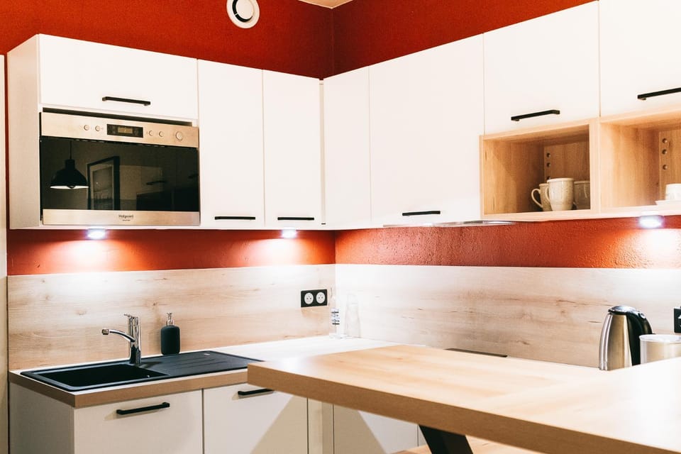Kitchen or kitchenette