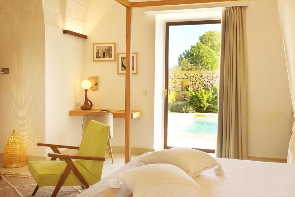 Bed, Living room, Seating area, Bedroom