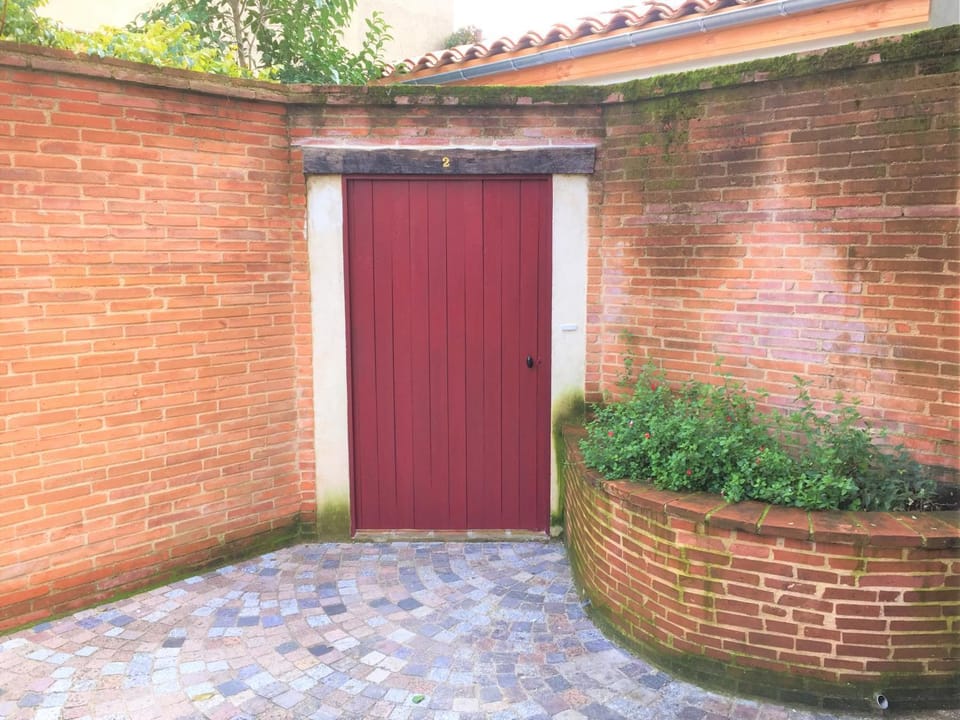 Facade/entrance, Street view