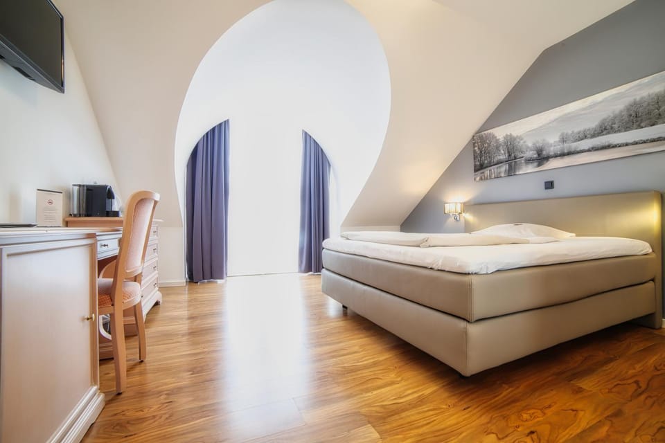 Seating area, Bedroom