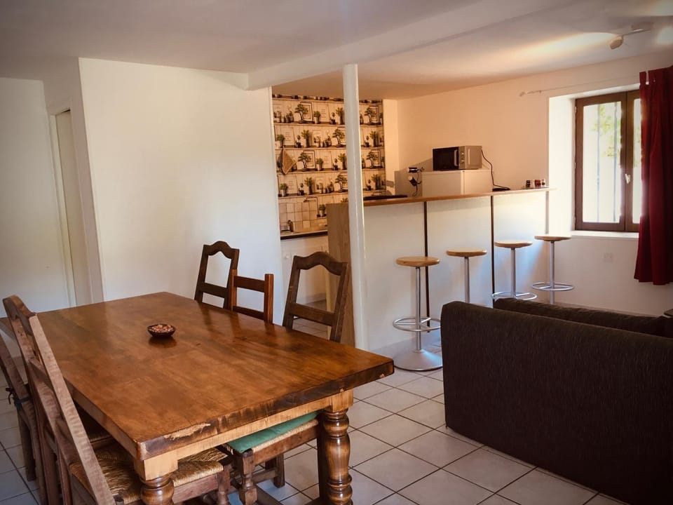 Kitchen or kitchenette, Living room, Dining area