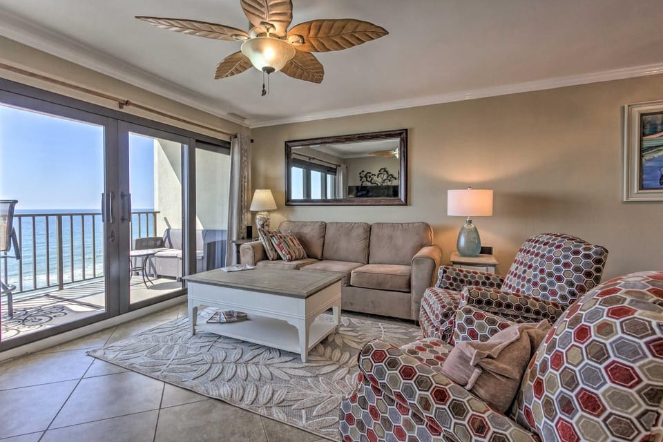 11th-Floor PCB Condo w/ Ocean View, Walk to Dining House in Lower Grand Lagoon