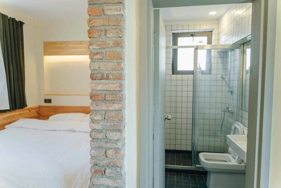 Shower, Photo of the whole room, Bedroom