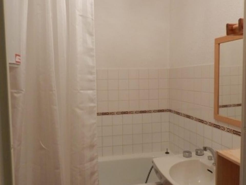 Appartement 2 pièces cabine, proche des pistes, Le Pleynet Cabin in Auvergne-Rhône-Alpes