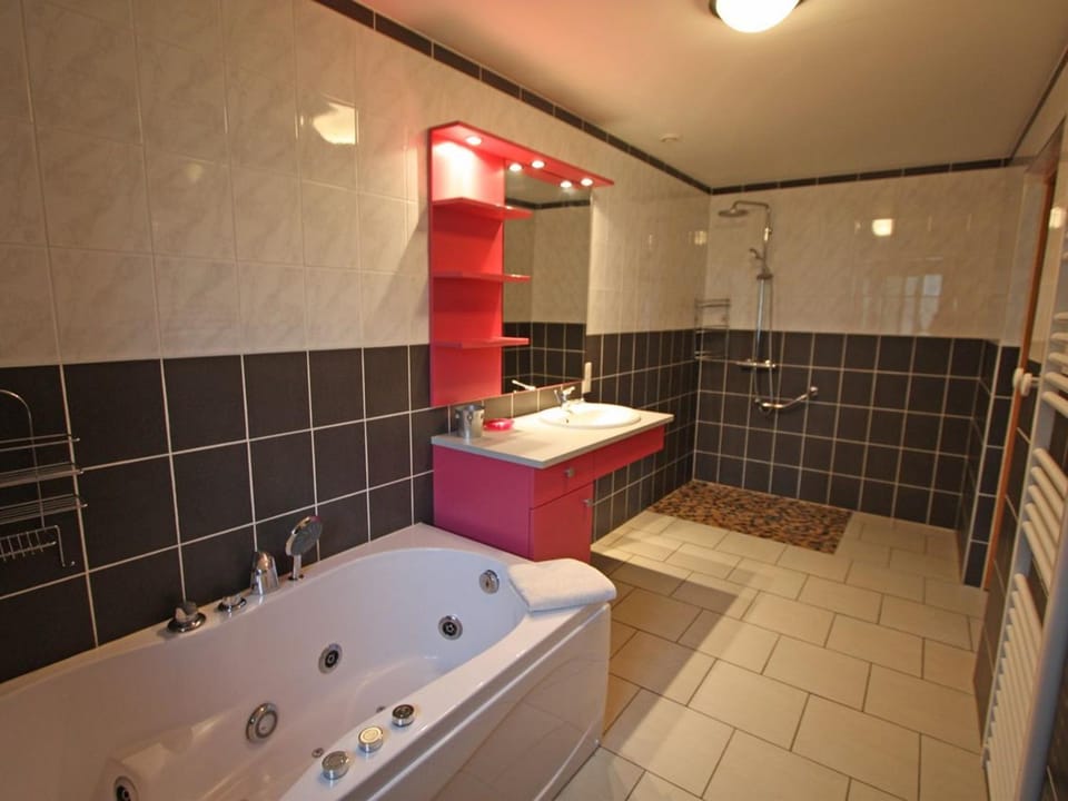 Gîte spacieux avec terrasse, confort moderne dans un cadre verdoyant et propice aux balades. - FR-1-589-79 House in Vosges