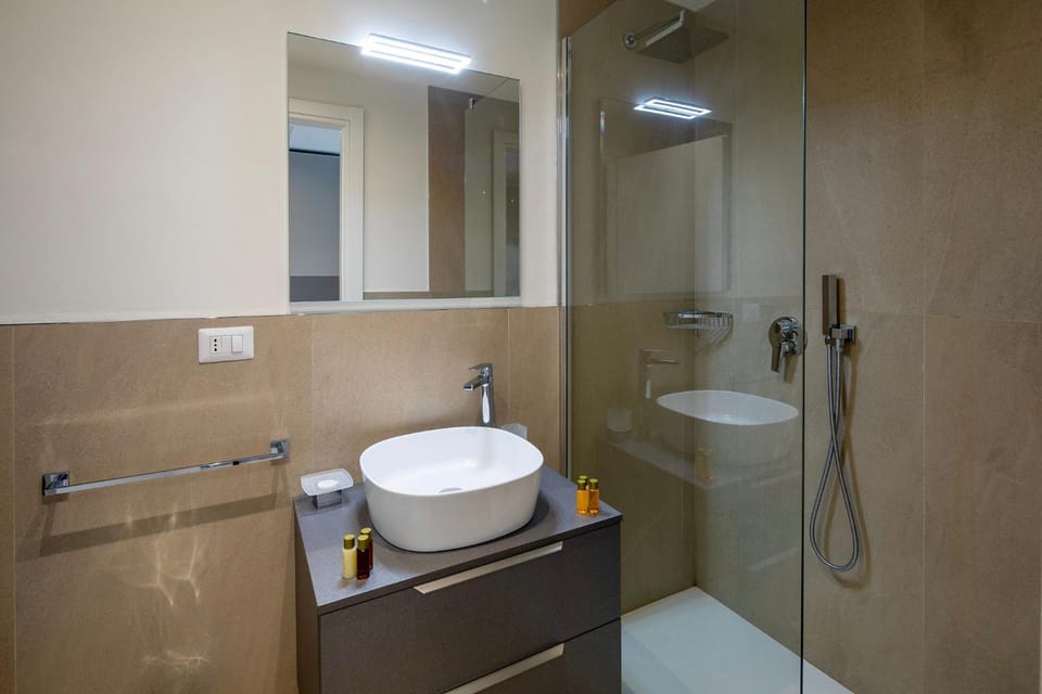 Toilet, internet, air conditioner