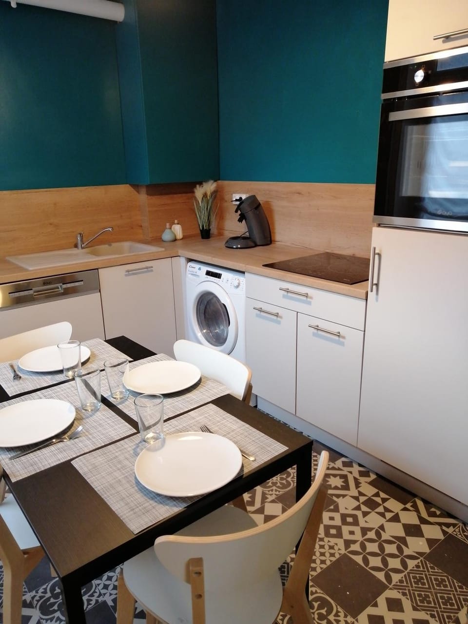 Kitchen or kitchenette
