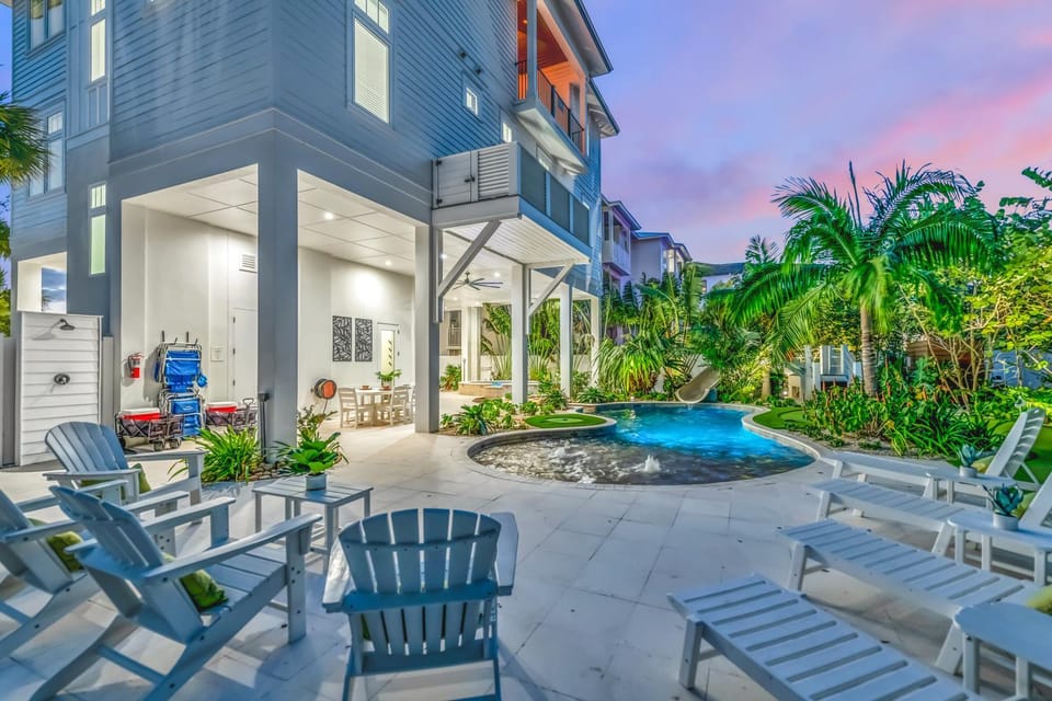 Patio, Garden, Pool view, Swimming pool, sunbed