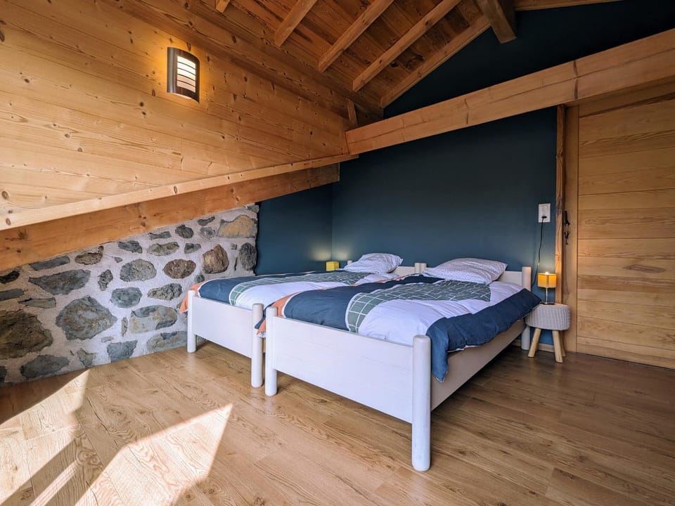 Gîte confortable près de la Cascade de la Beaume avec terrasses et parking privatif - FR-1-582-30 House in Auvergne-Rhône-Alpes